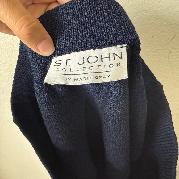 St. John Knit Pencil Skirt Size 2 - Picture 3 of 4